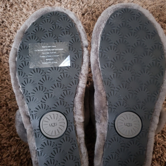 Ugg fuzzy slippers - Picture 6 of 8